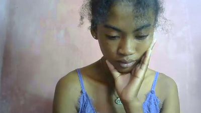 Esmeraldah live cam on Cam4