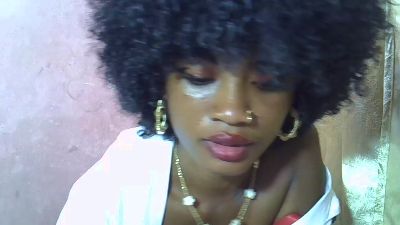 Esmeraldah live cam on Cam4