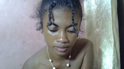 Esmeraldah live cam on Cam4