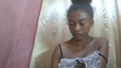 Esmeraldah live cam on Cam4