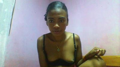 Esmeraldah live cam on Cam4