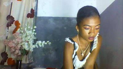 Esmeraldah live cam on Cam4