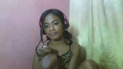 Esmeraldah live cam on Cam4