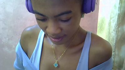 Esmeraldah live cam on Cam4