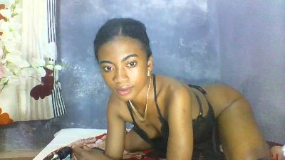 Esmeraldah live cam on Cam4