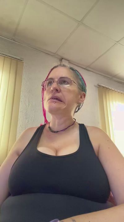 Estela_p live cam on Cam4