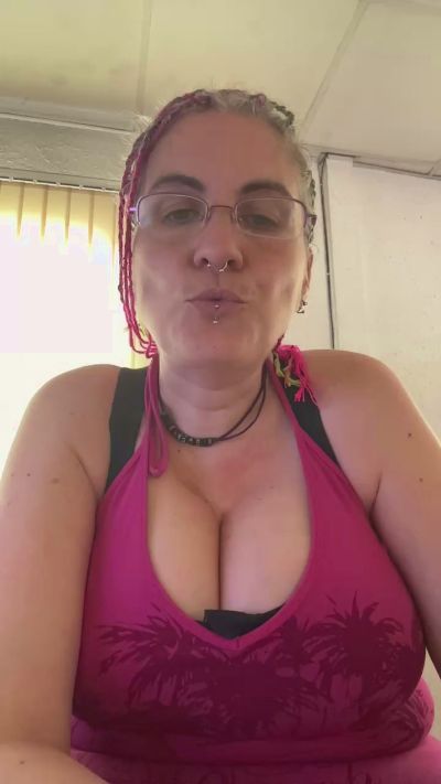 Estela_p live cam on Cam4
