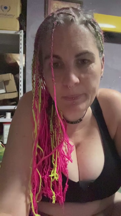 Estela_p live cam on Cam4