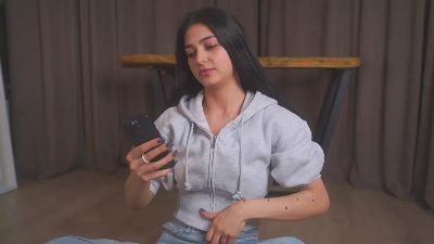 EstelleSchoggen live cam on Cam4