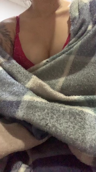Esterzinhah19 live cam on Cam4