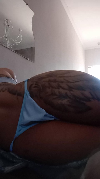 Esterzinhah19 live cam on Cam4