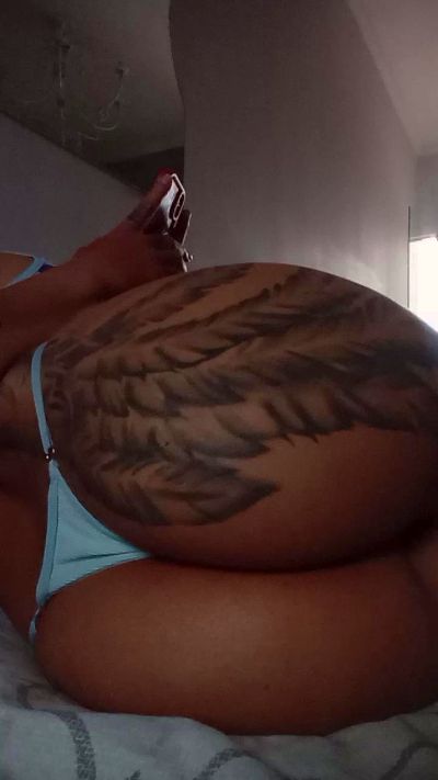 Esterzinhah19 live cam on Cam4