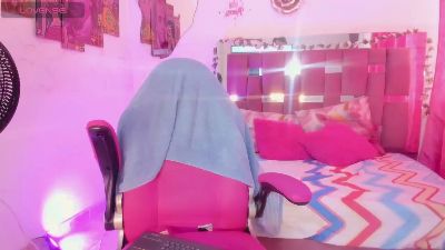 Estrella_rousel live cam on Cam4