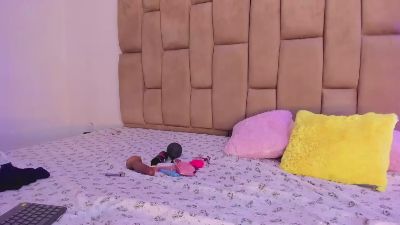 Estrella_rousel live cam on Cam4