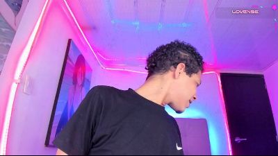 Ethan_Booyy live cam on Cam4