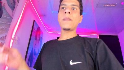 Ethan_Booyy live cam on Cam4