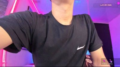 Ethan_Booyy live cam on Cam4
