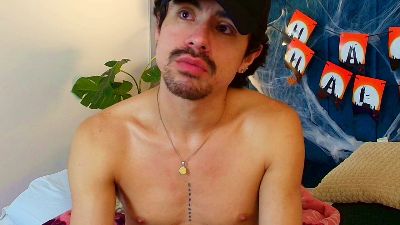 Ethan_Briggs live cam on Cam4