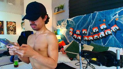 Ethan_Briggs_ live cam on Cam4
