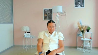 EugeneNiece live cam on Cam4