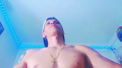 Eugy_dirty2022 live cam on Cam4