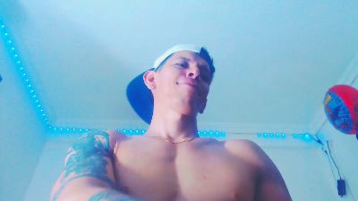 Eugy_dirty2022 live cam on Cam4