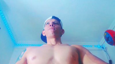 Eugy_dirty2022 live cam on Cam4