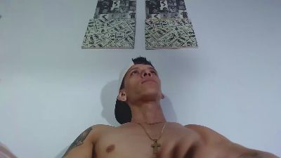 Eugy_dirty2022 live cam on Cam4