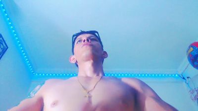 Eugy_dirty2022 live cam on Cam4