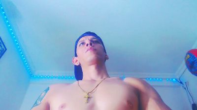 Eugy_dirty2022 live cam on Cam4