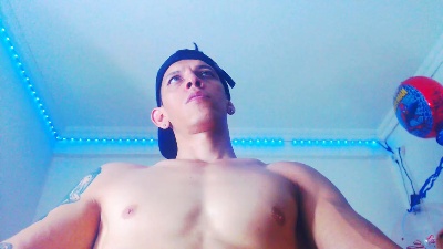 Eugy_dirty2022 live cam on Cam4