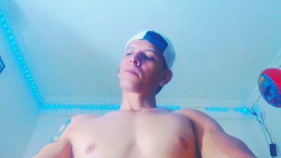Eugy_dirty2022 live cam on Cam4
