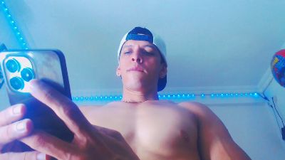 Eugy_dirty2022 live cam on Cam4