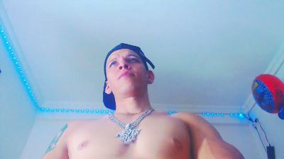 Eugy_dirty2022 live cam on Cam4