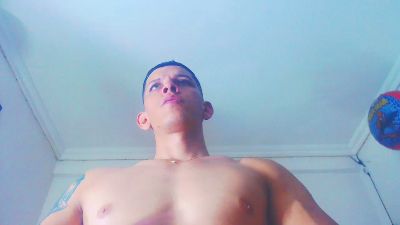 Eugy_dirty2022 live cam on Cam4