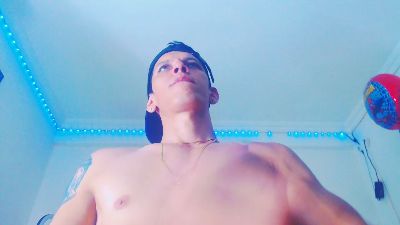 Eugy_dirty2022 live cam on Cam4