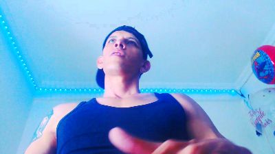 Eugy_dirty2022 live cam on Cam4