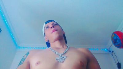 Eugy_dirty2022 live cam on Cam4