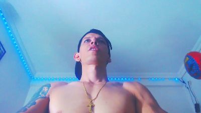 Eugy_dirty2022 live cam on Cam4