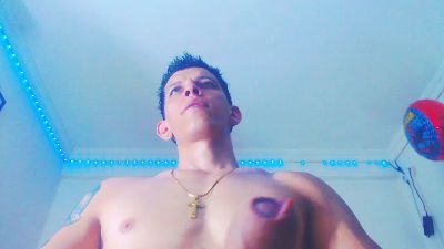 Eugy_dirty2022 live cam on Cam4