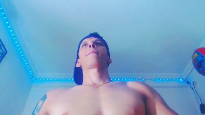Eugy_dirty2022 live cam on Cam4