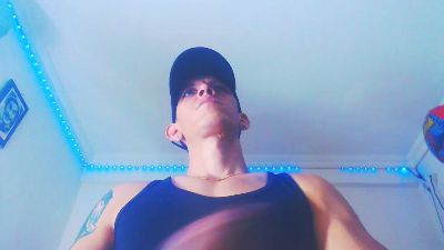 Eugy_dirty2022 live cam on Cam4