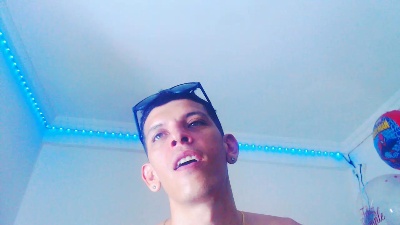 Eugy_dirty2022 live cam on Cam4