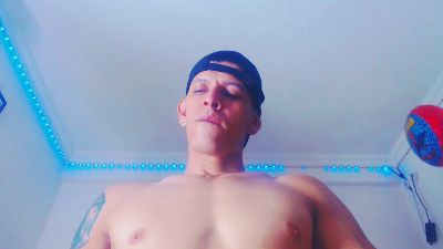 Eugy_dirty2022 live cam on Cam4