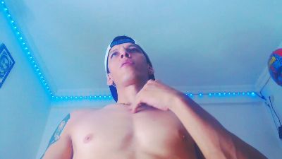 Eugy_dirty2022 live cam on Cam4