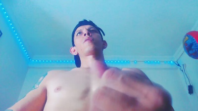 Eugy_dirty2022 live cam on Cam4