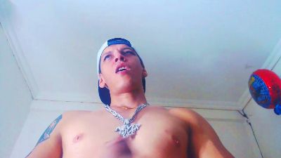 Eugy_dirty2022 live cam on Cam4