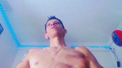 Eugy_dirty2022 live cam on Cam4