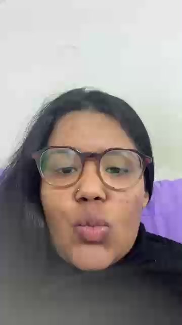 Eumileninha live cam on Cam4