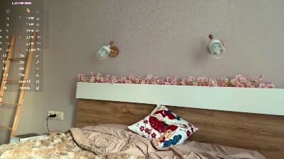 EvaEmbler live cam on Cam4